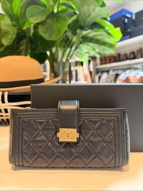 Chanel mini clutch
